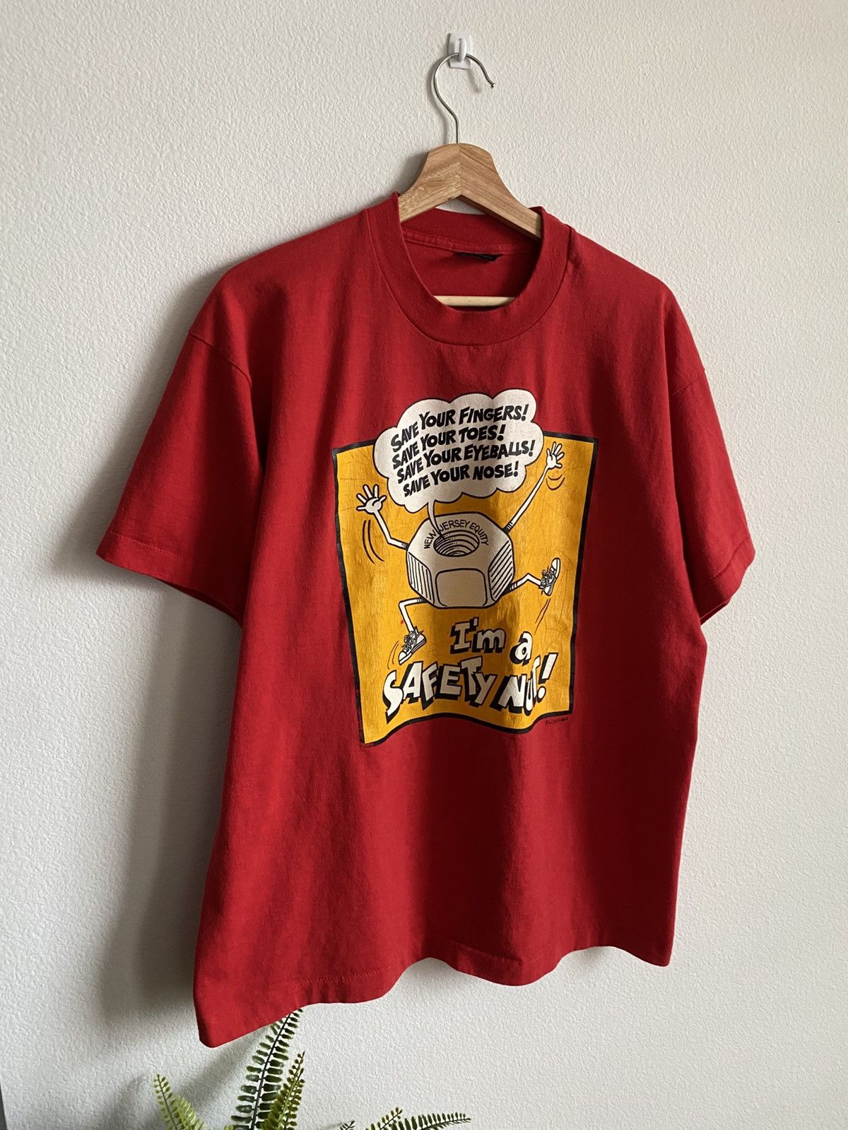 Vintage Vintage 90s Safety Nut Handy Man Tee Size US XL / EU 56 / 4 - 2 Thumbnail