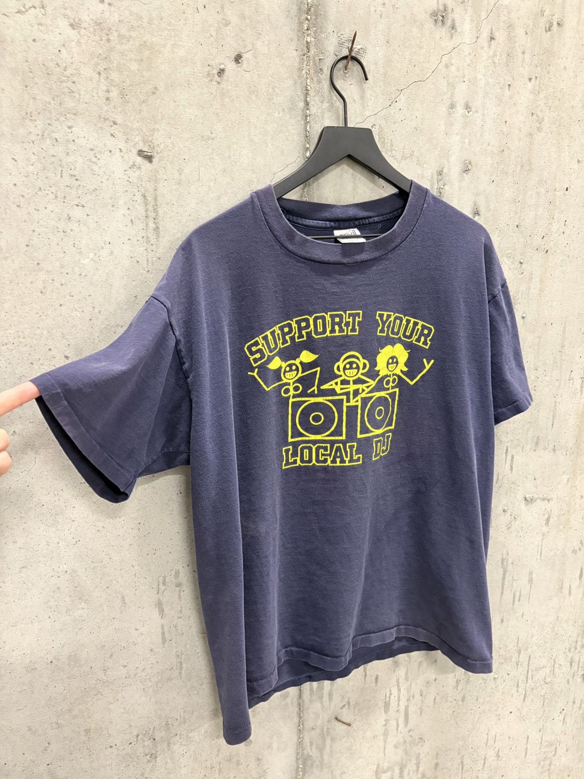 Band Tees Vintage Support Your Local DJ Shirt Faded Distressed Grunge Size US XL / EU 56 / 4 - 2 Thumbnail