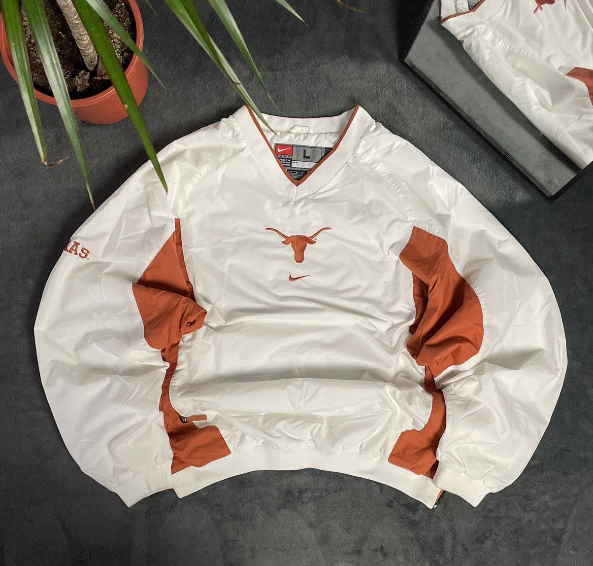 Nike 90s Nike Vintage Center Swoosh Texas Oversize Nylon Jacket Size US L / EU 52-54 / 3 - 1 Thumbnail