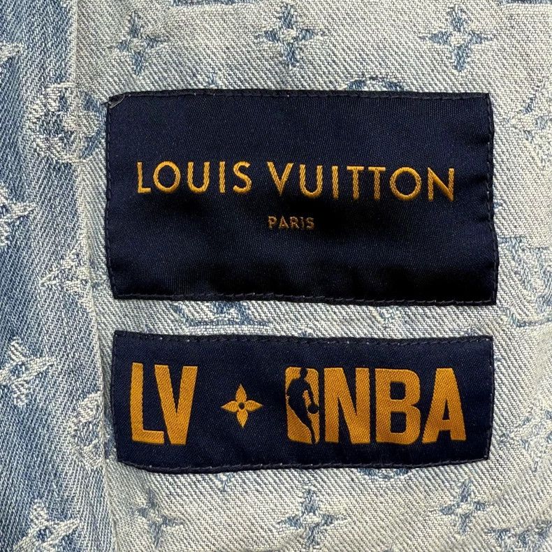 Louis Vuitton Louis Vuitton Logo-printed washed zip-up denim hooded jack Size US M / EU 48-50 / 2 - 3 Thumbnail