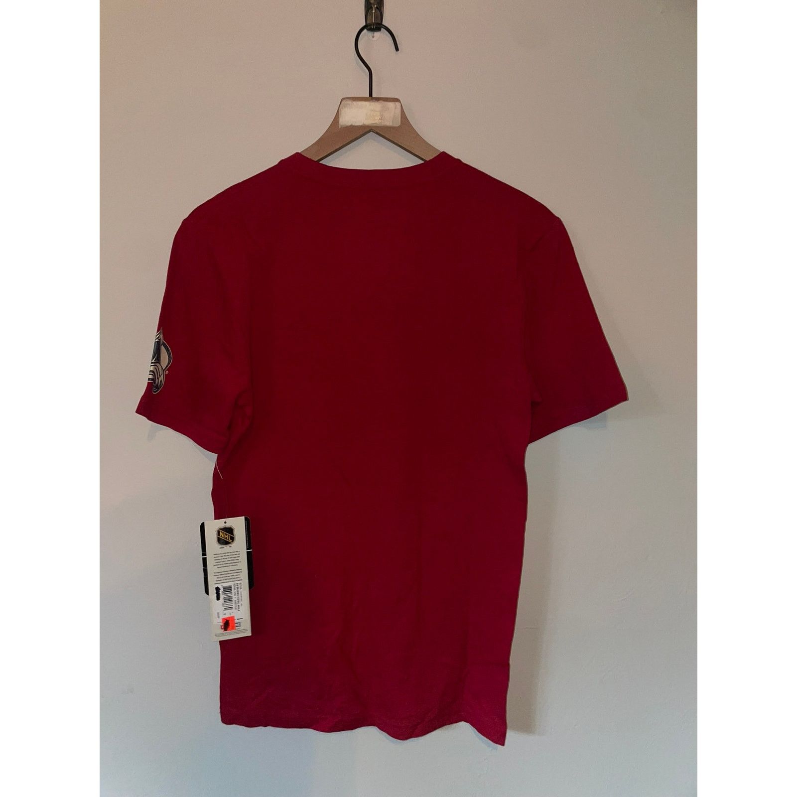 Ccm Colorado Avalanche CCM Shirt Hockey NHL Red Tee NWT Small Size US S / EU 44-46 / 1 - 7 Thumbnail