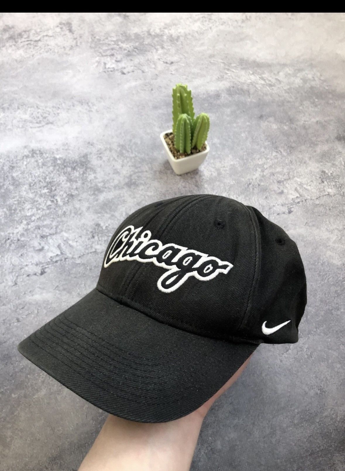 Nike NIKE Vintage 1990s Chicago Mini Swoosh Streetwear Dad Hupe Size ONE SIZE - 1 Thumbnail