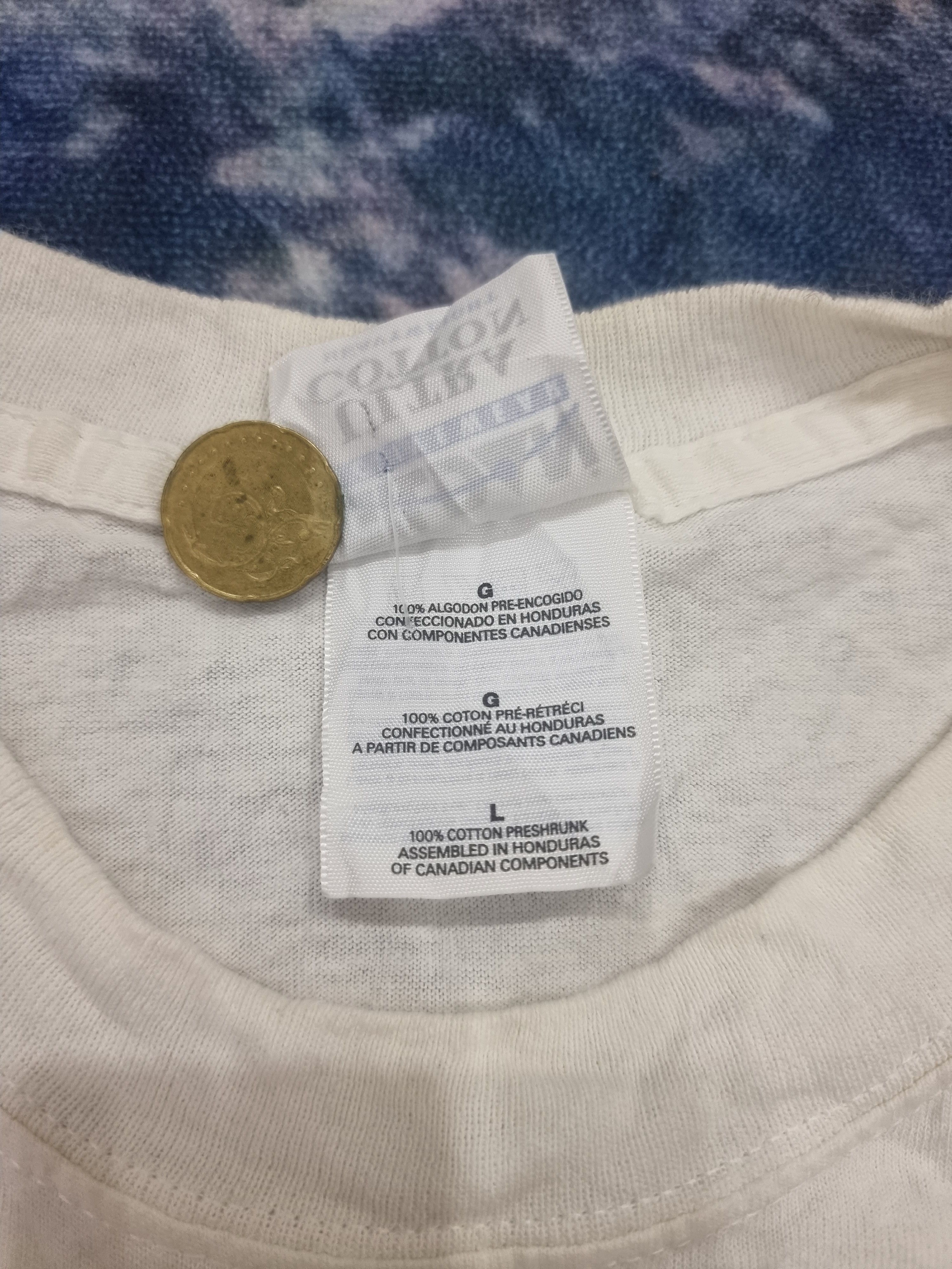 Vintage Vtg Solid Light Jesus saving the whole world graphic shirt Size US L / EU 52-54 / 3 - 7 Thumbnail