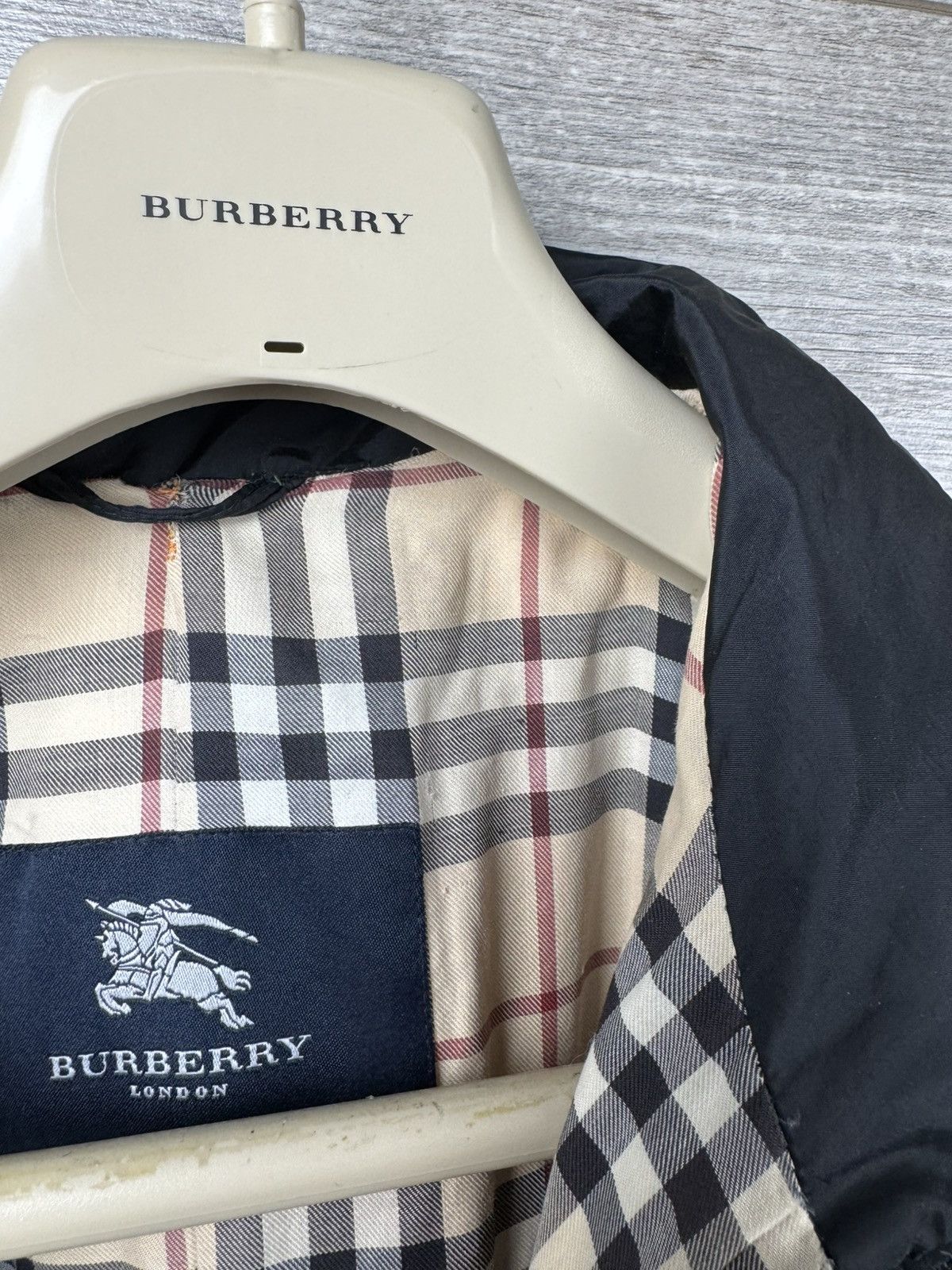 Burberry Burberry London Vintage Down Jacket Puffer size L Size L / US 10 / IT 46 - 20 Thumbnail