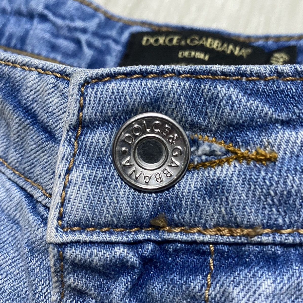 Dolce & Gabbana Women’s D&G Washed Blue Torn Fringed Distressed Denim Shorts Size 26" / US 2 / IT 38 - 7 Thumbnail