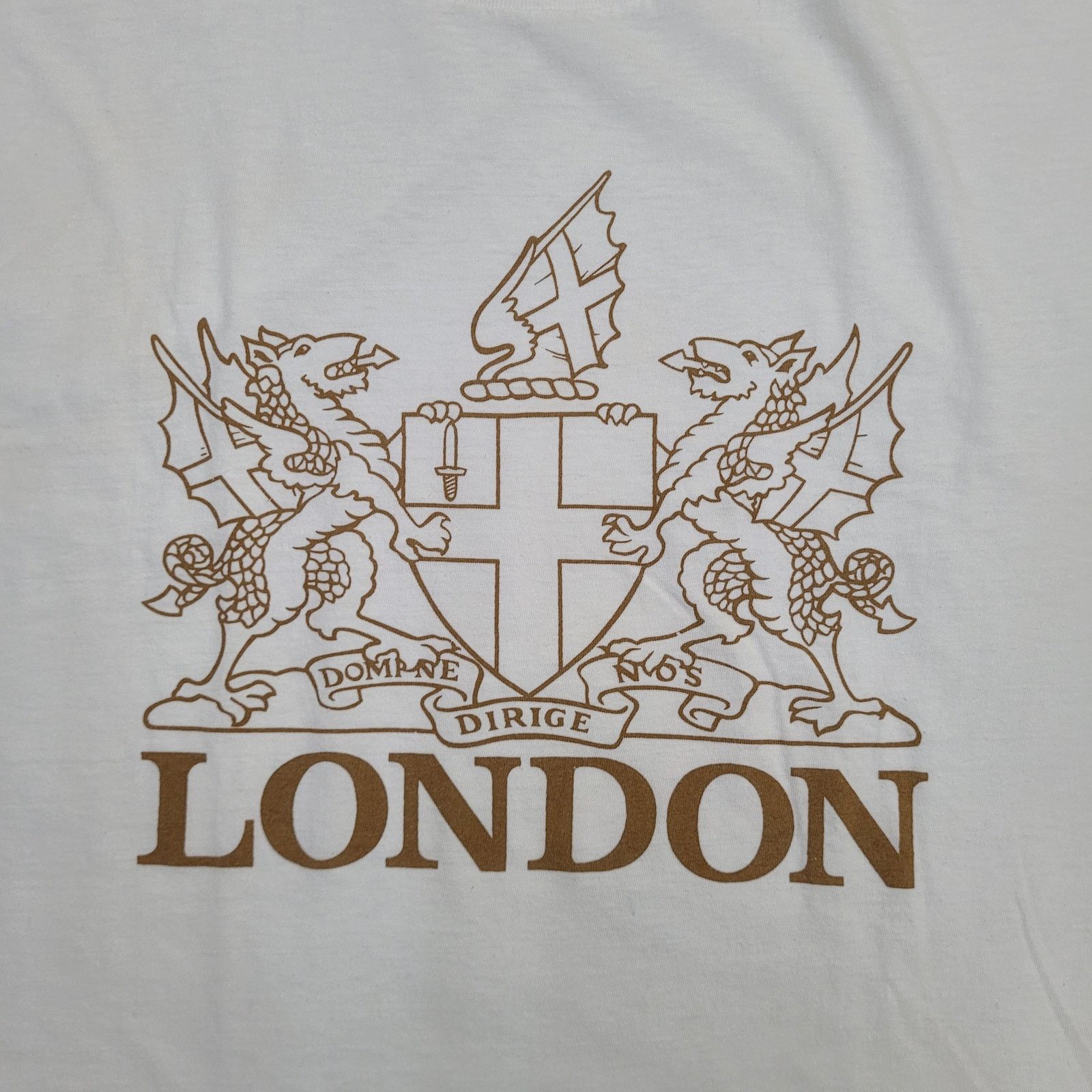 Fruit Of The Loom VTG London Dragon Crest T-Shirt Men's L Short Boxy Fit 80s Size US L / EU 52-54 / 3 - 3 Thumbnail