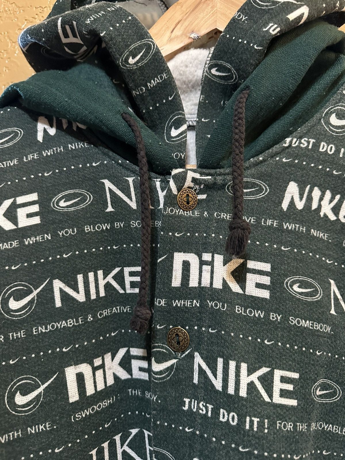 Nike GRAIL Vintage 90s Nike AOP Hoodie XL Green Size US XL / EU 56 / 4 - 8 Thumbnail