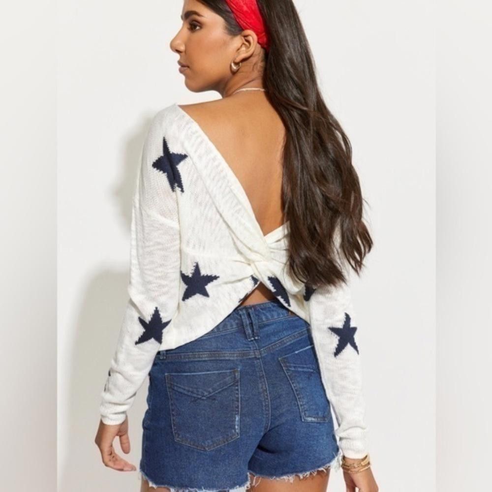 Francesca’s Wenny Star Knot Back Sweater Style: ST22S167-R