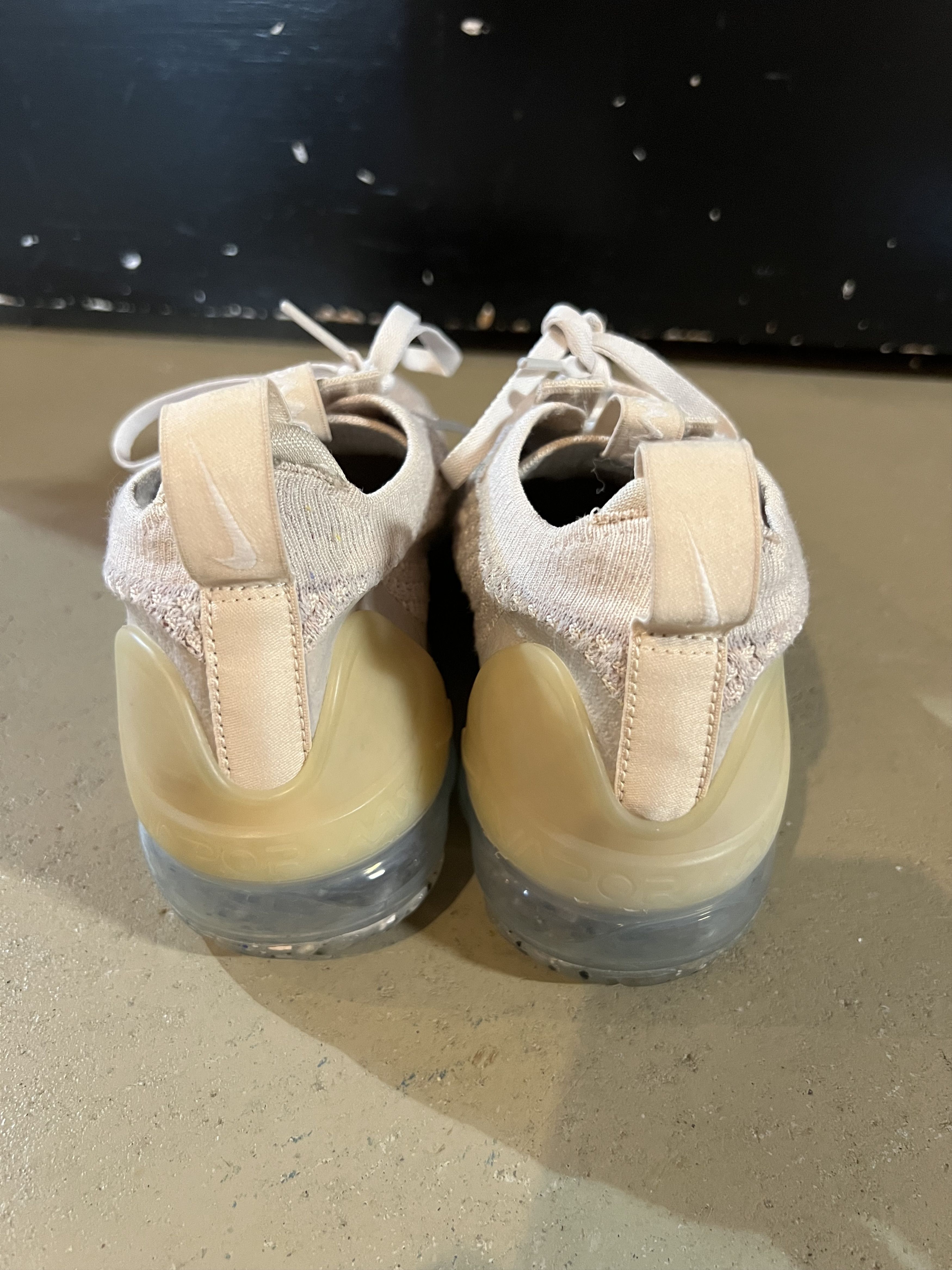 Nike Nike Air VaporMax 2021 FK White Pure Platinum (Women's) Size US 7.5 / IT 37.5 - 6 Thumbnail