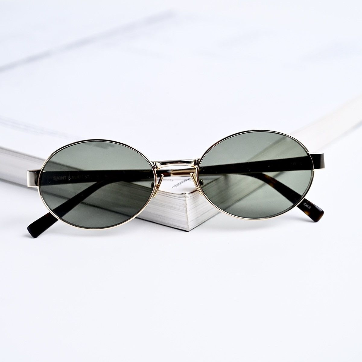 Yves Saint Laurent SAINT LAURENT SL 692 SUNGLASSES Size ONE SIZE - 7 Thumbnail