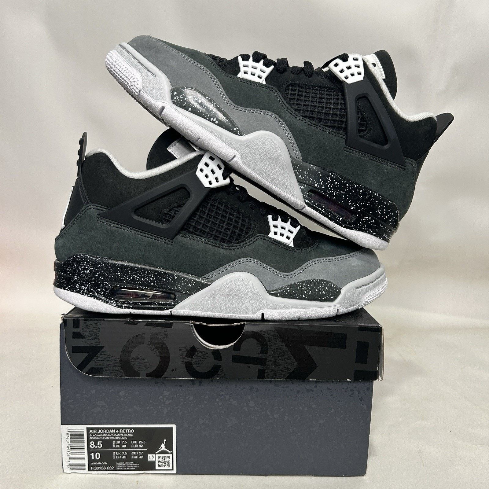 Nike Nike Jordan 4 Retro OG “Fear/Black White Grey” Size US 8.5 / EU 41-42 - 1 Thumbnail