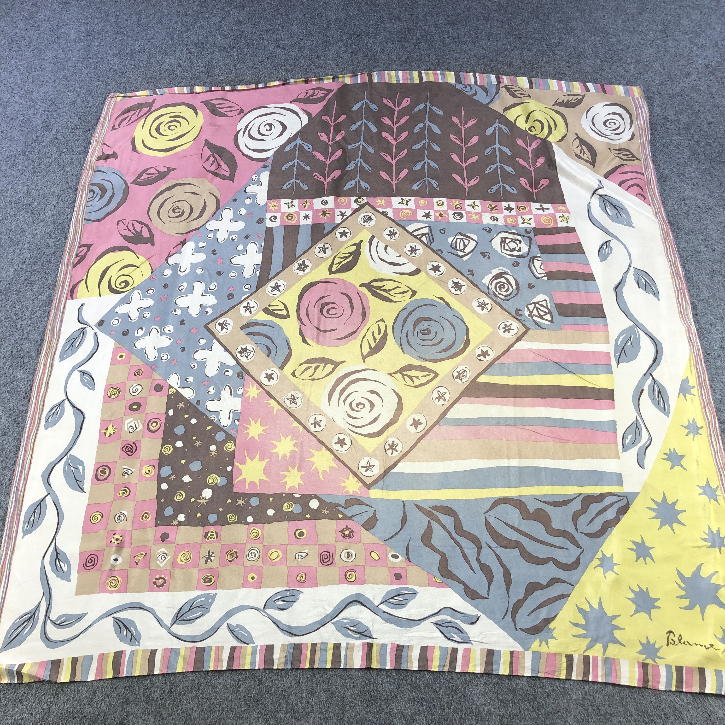 Vintage Abstract Design Silk Scarf M1095 Size ONE SIZE - 2 Thumbnail