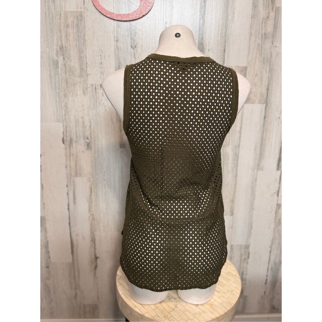 Banana Republic Banana Republic XS Olive Green Sleeveless Mesh Tank Top Pock Size XS / US 0-2 / IT 36-38 - 2 Thumbnail