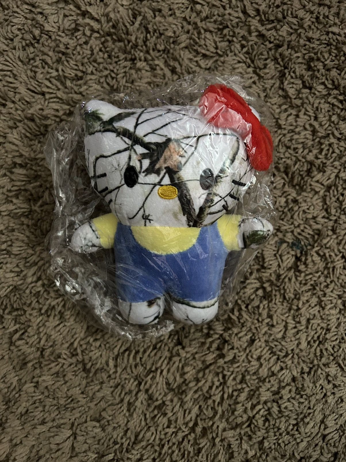 Asspizza Faketree Camo Hello Kitty Plush Size ONE SIZE - 1 Thumbnail