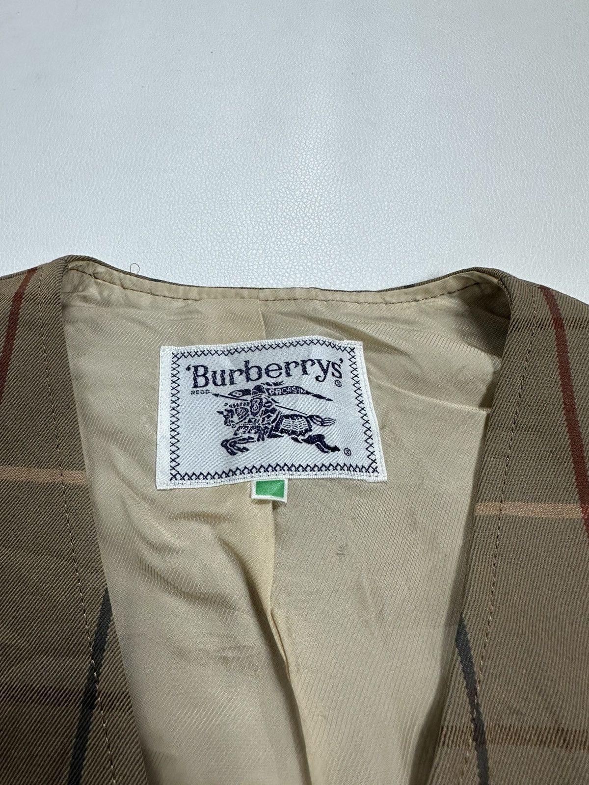 Burberry × Vintage Vintage Burberry Vest Size XS / US 0-2 / IT 36-38 - 8 Thumbnail