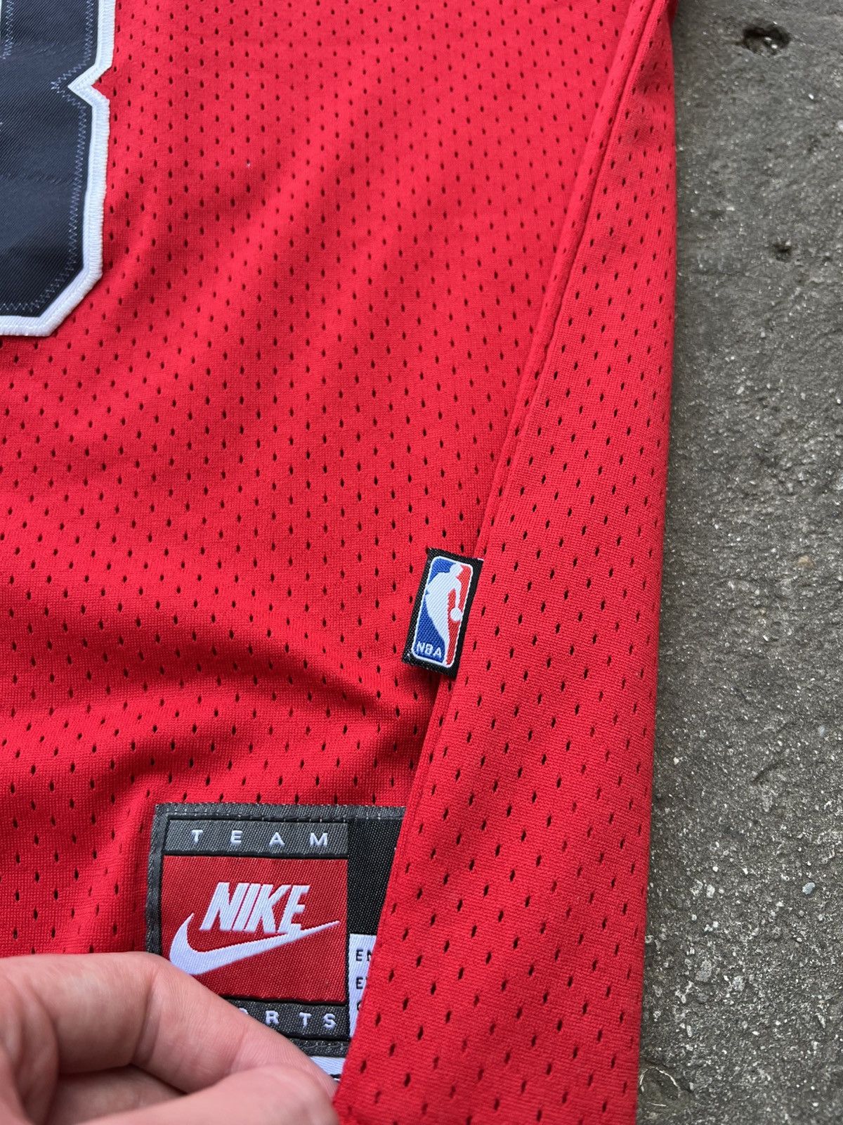 Nike × Vintage VINTAGE NIKE NBA CHICAGO BULLS #23 MICHAEL JORDAN SWINGMAN Size US XL / EU 56 / 4 - 4 Thumbnail