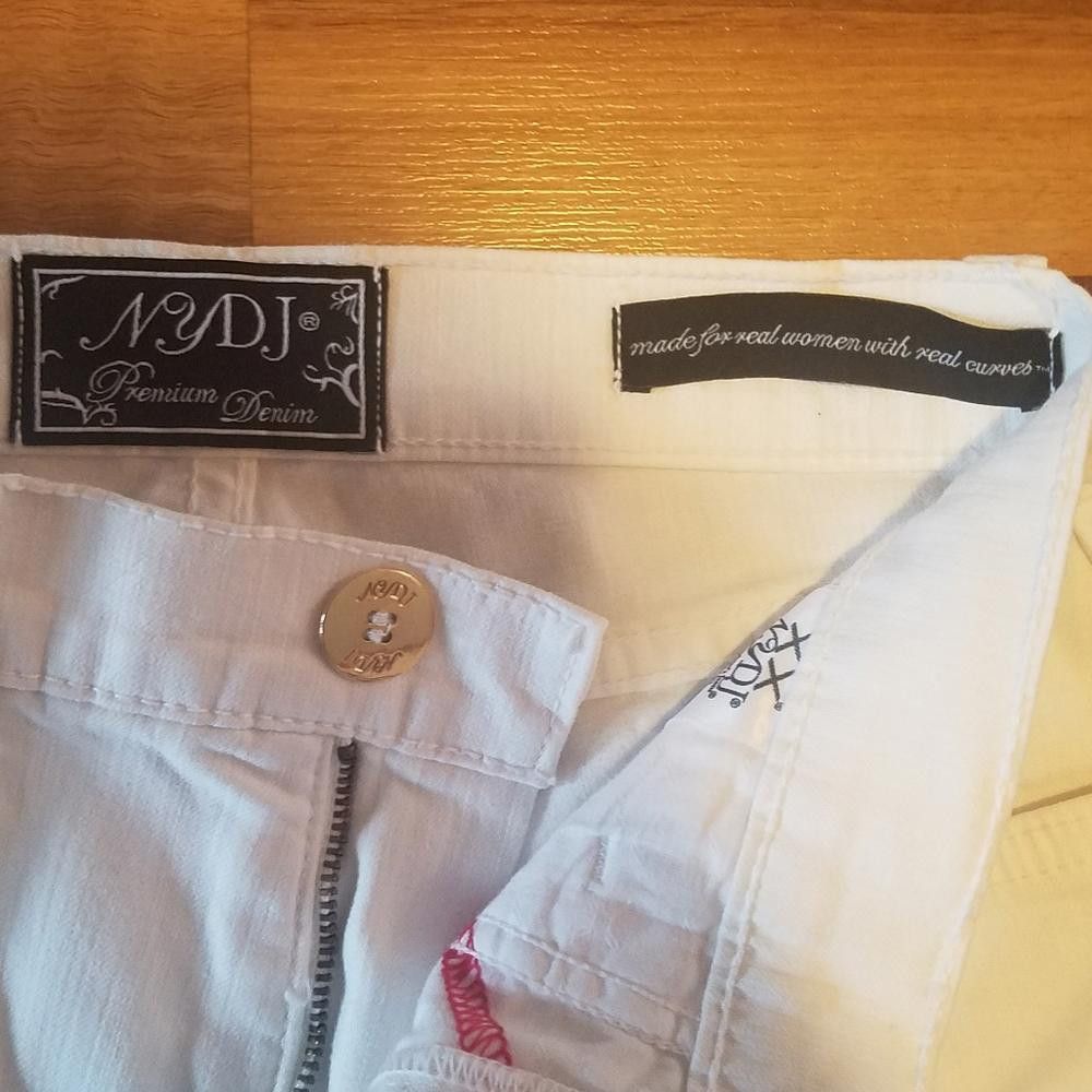 Designer NYDJ White Capri Pants Size 2P Size 26" / US 2 / IT 38 - 3 Thumbnail