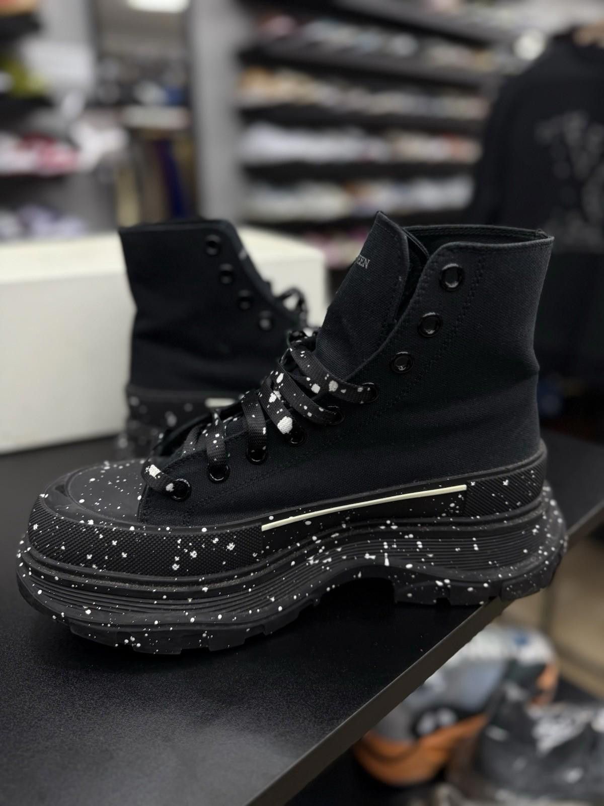 Alexander McQueen Alexander McQueen Boot Tread Black Splatter Boots 42EU/9US Size US 9 / EU 42 - 9 Thumbnail