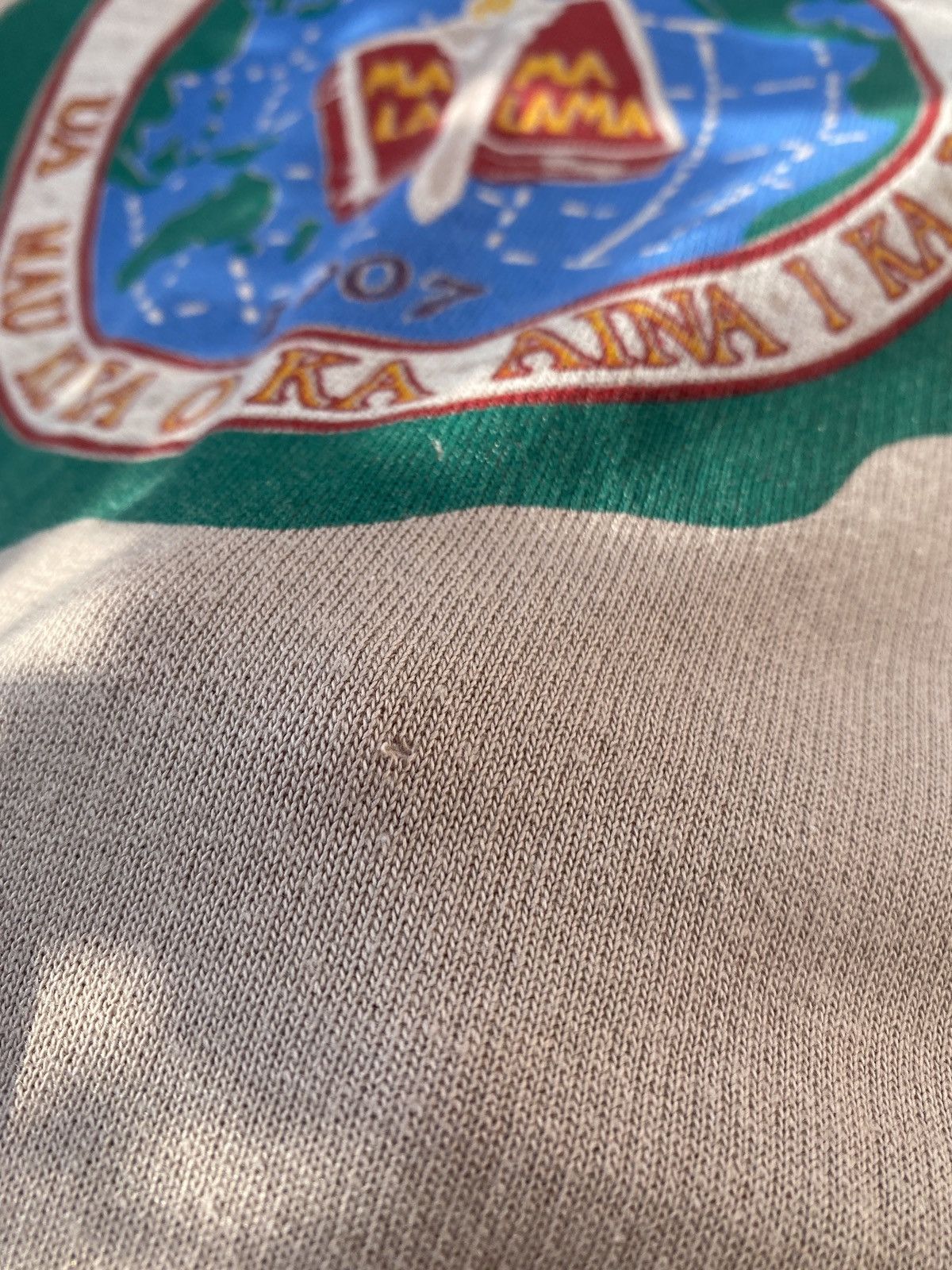 NCAA × Vintage Ultra rare university of hawaii Vintage Crawneck 80s Size US L / EU 52-54 / 3 - 7 Thumbnail