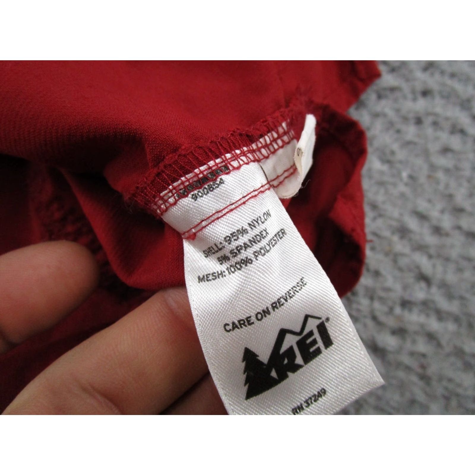 Vintage REI Shirt Mens M Button-Down Red Nylon Blend Pocket Vent Front Pocket Breathing Lightweight Outdoor Casual Beach Hiking Fishing 90s? Size US M / EU 48-50 / 2 - 3 Thumbnail