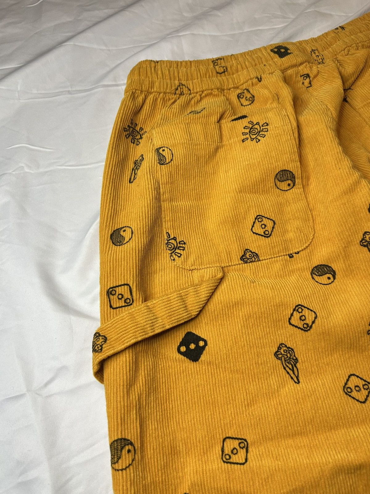 Forever 21 YELLOW CORDUROY STREETWEAR PANTS Size US 32 / EU 48 - 3 Thumbnail