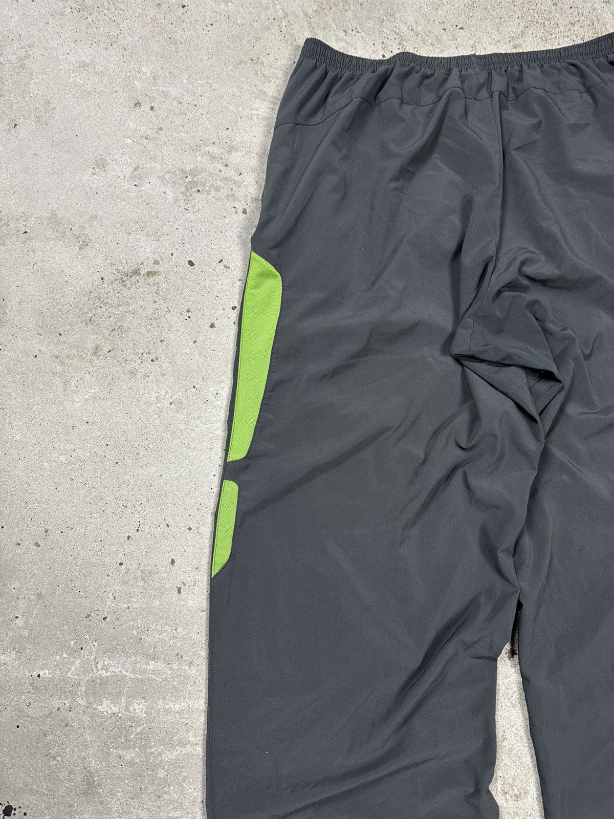 Nike × Vintage Vintage Y2K Nike Baggy Grey Track Pants Swoosh Rare Size US 34 / EU 50 - 11 Thumbnail