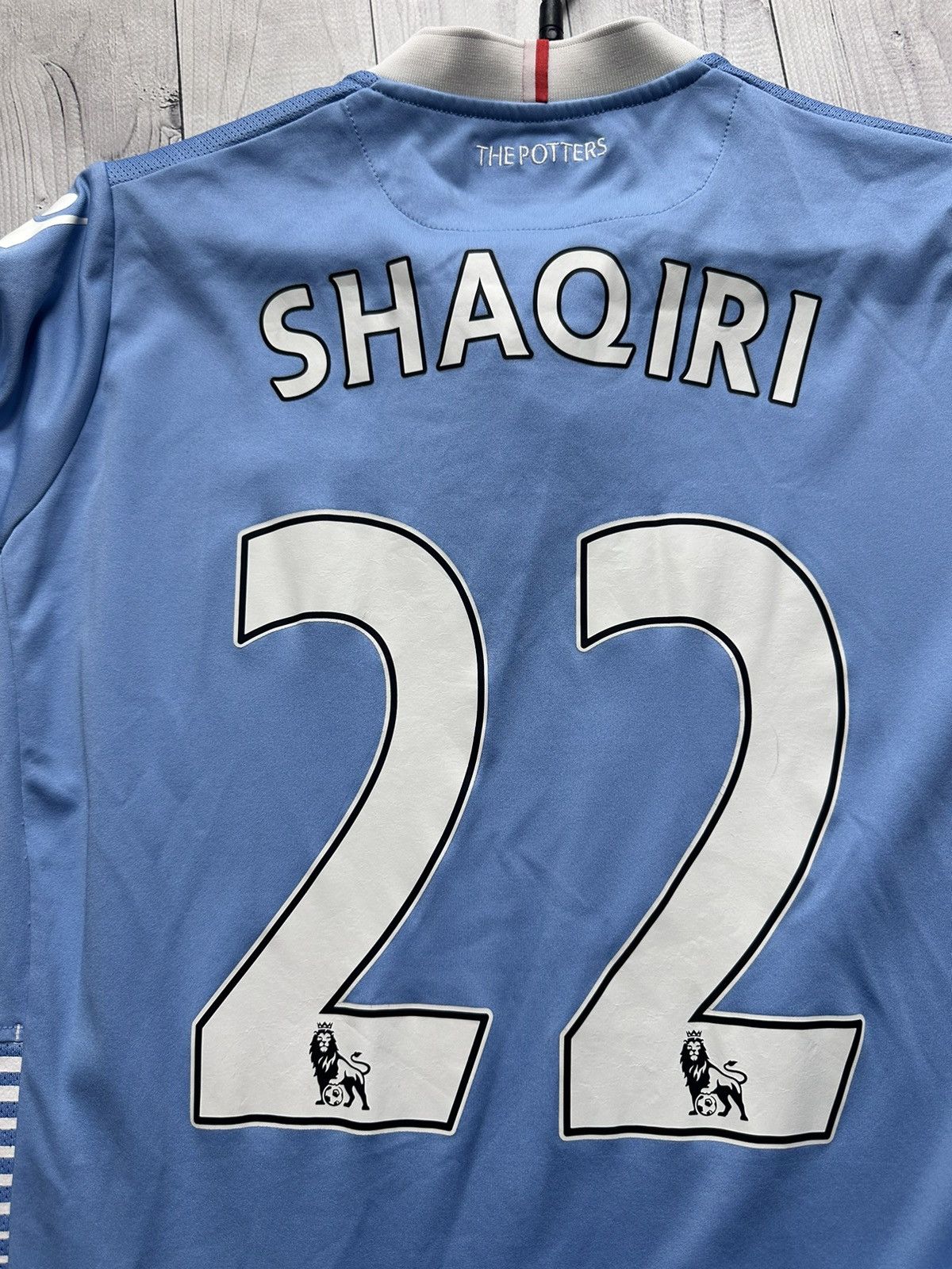 Vintage Vintage Stoke City soccer jersey 22 Shaqiri size Xs/S Size US S / EU 44-46 / 1 - 5 Thumbnail