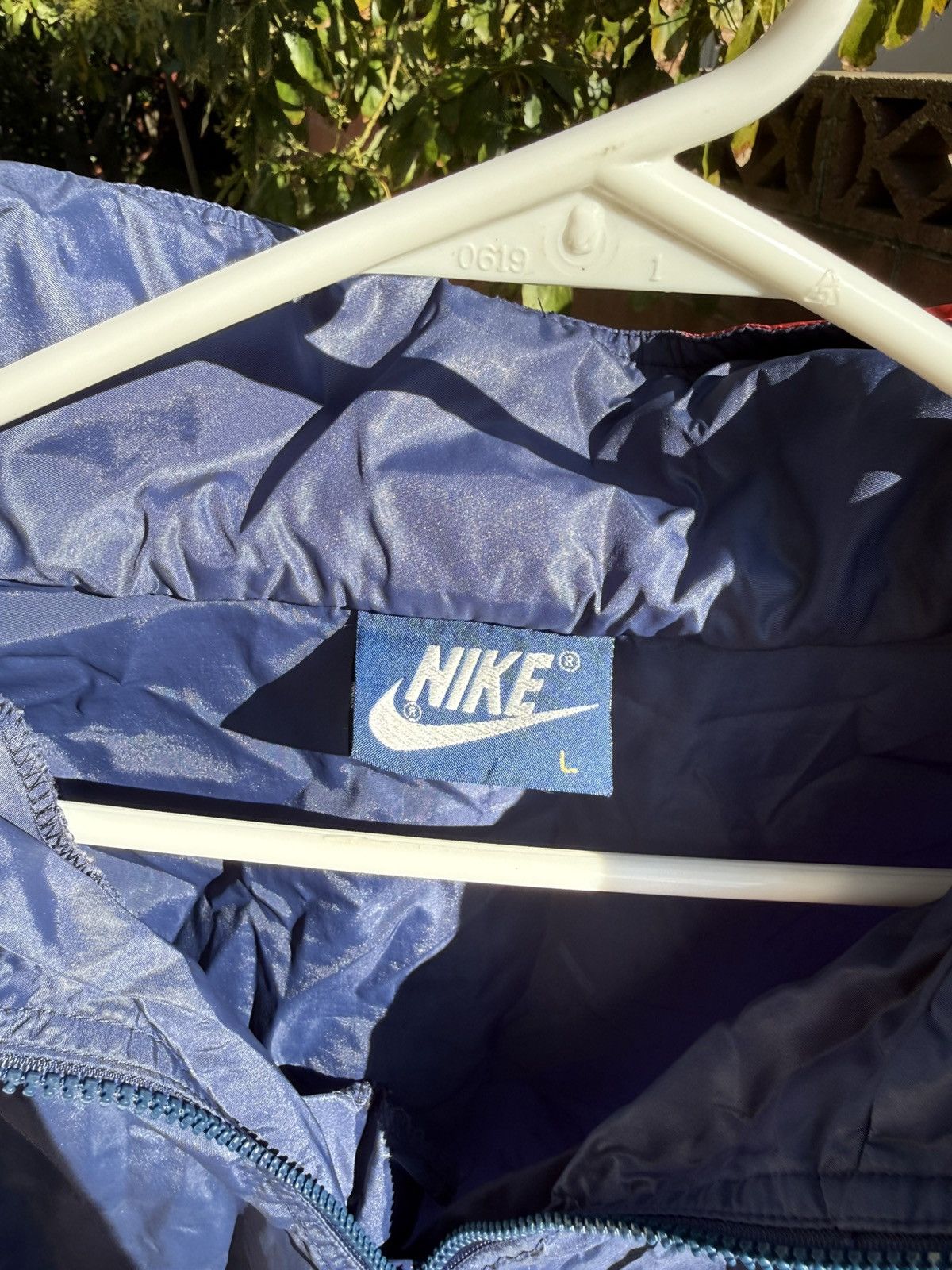 Nike Vintage 80’s Nike windbreaker in amazing condition! Size US L / EU 52-54 / 3 - 3 Thumbnail