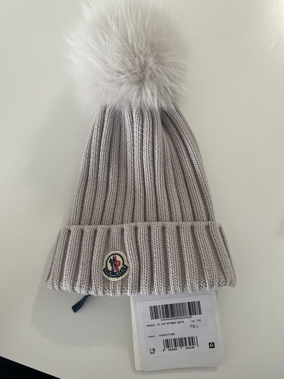 Moncler Beige Beanie Size ONE SIZE - 1 Thumbnail