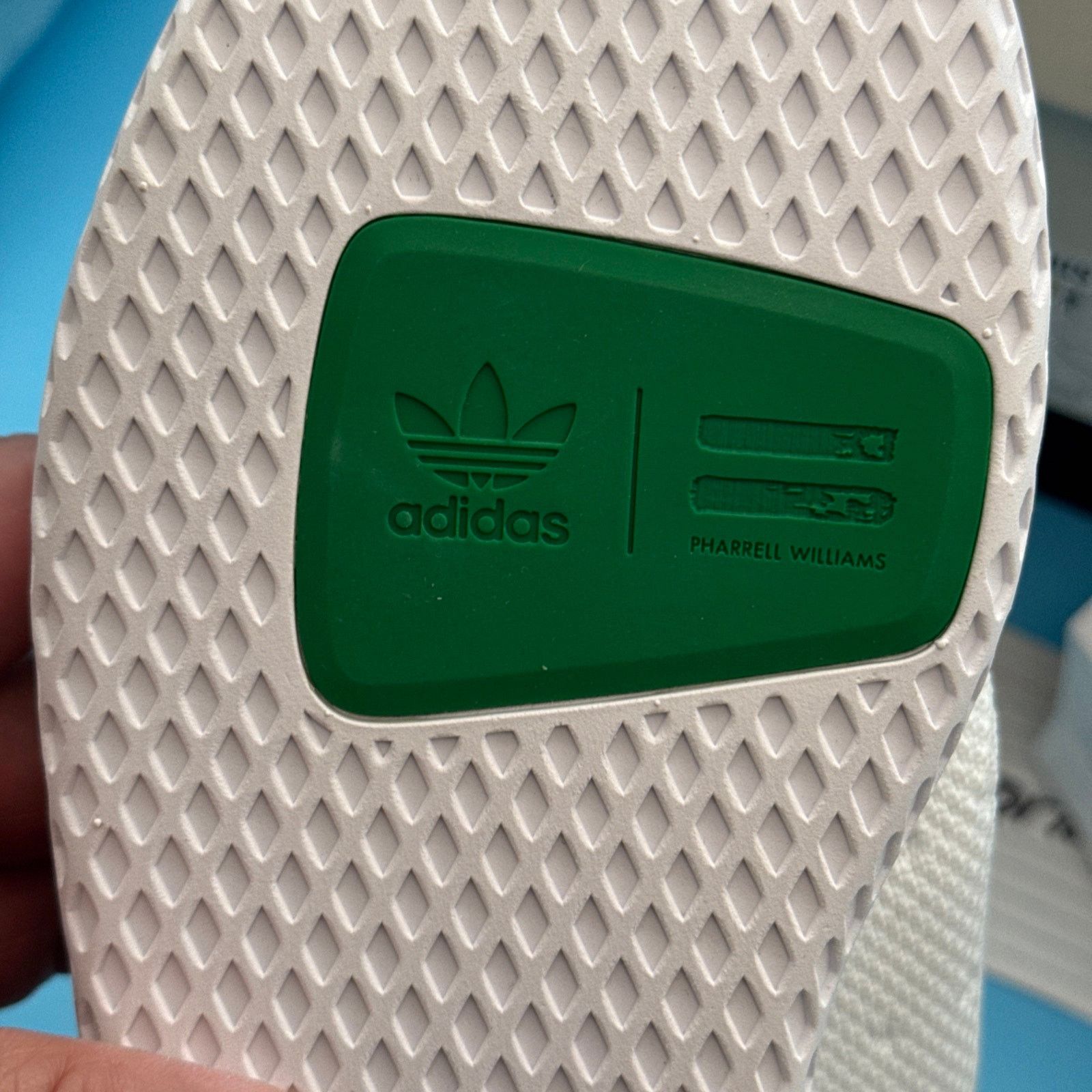 Adidas adidas Pharrell Tennis Hu Green m8 w9.5 Size US 8 / EU 41 - 13 Thumbnail