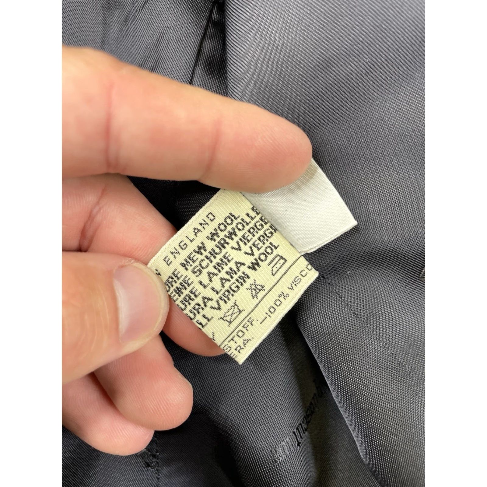 Aquascutum VINTAGE Aquascutum Blazer Jacket Women’s Wool Double-Breasted Black Size 18 Gold Buttons Notch Lapel City London Retro 6-Button Six-Button Regular Fit Size XXL / US 16-18 / IT 52-54 - 4 Thumbnail
