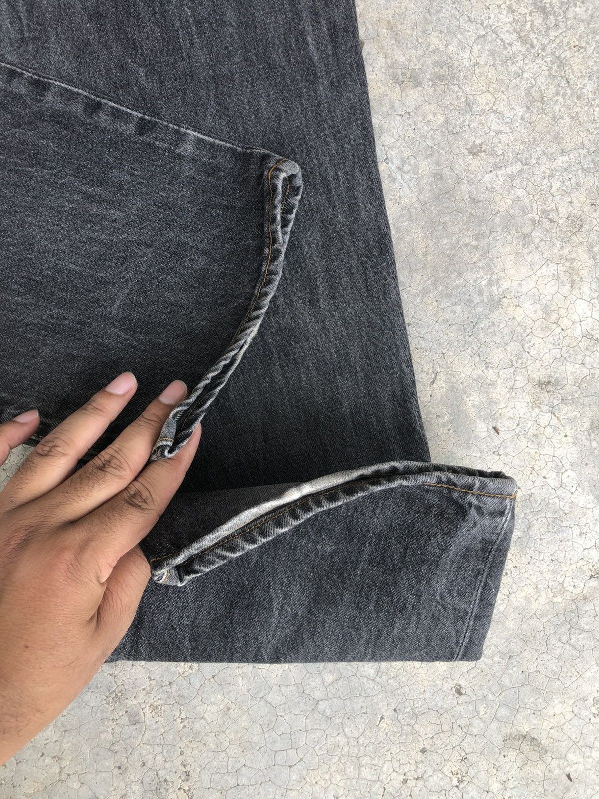 Calvin Klein Calvin Klein Distressed Jeans Slim Fit Size US 33 - 13 Thumbnail