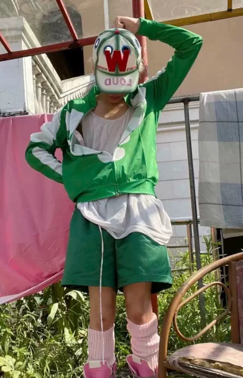 Walter Van Beirendonck walter van beirendonck 21ss green mirrored hat Size ONE SIZE - 6 Thumbnail