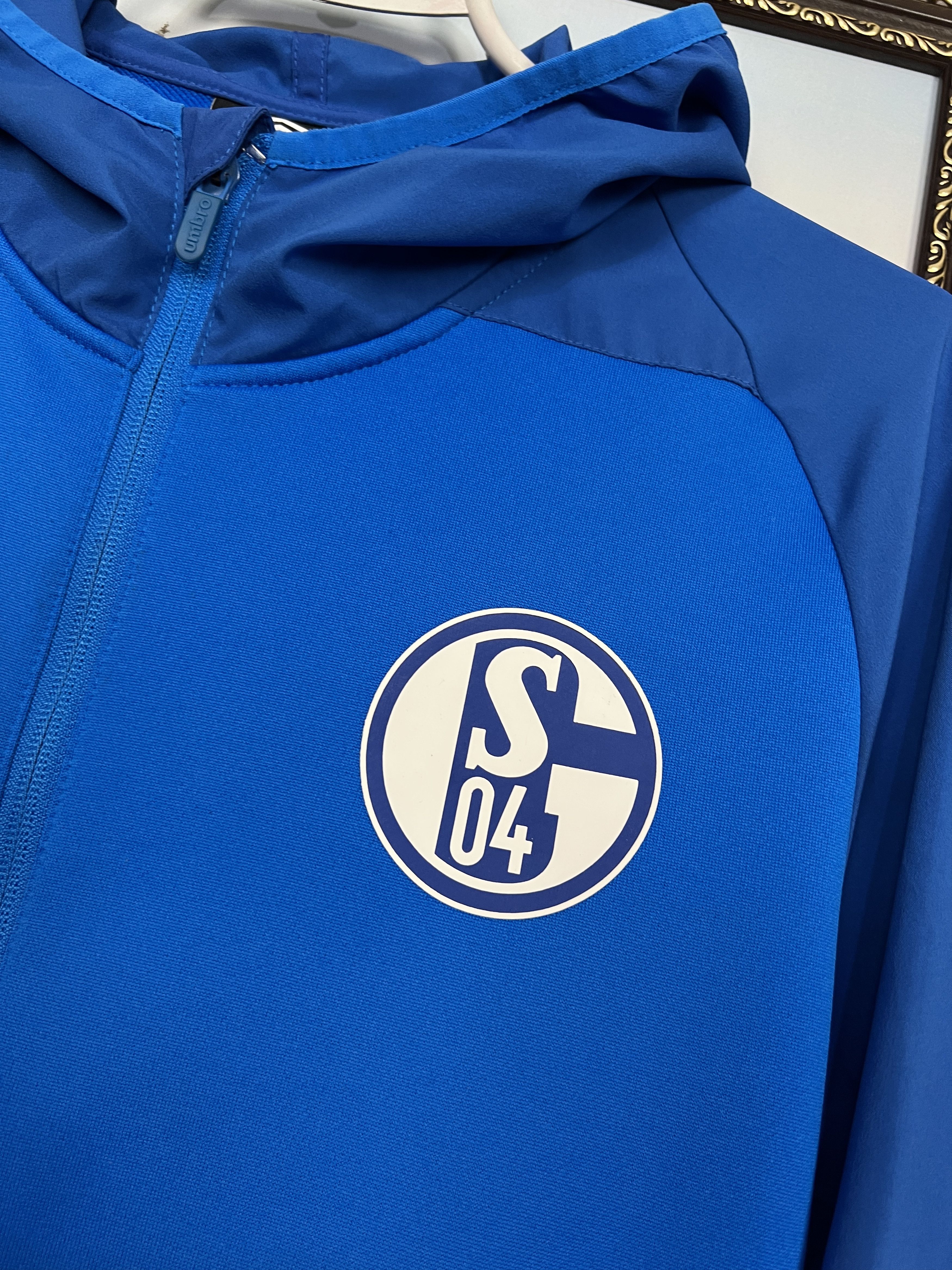 Umbro Umbro FC Schalke 04 Football Train Hooded Jacket Soccer Size US M / EU 48-50 / 2 - 3 Thumbnail