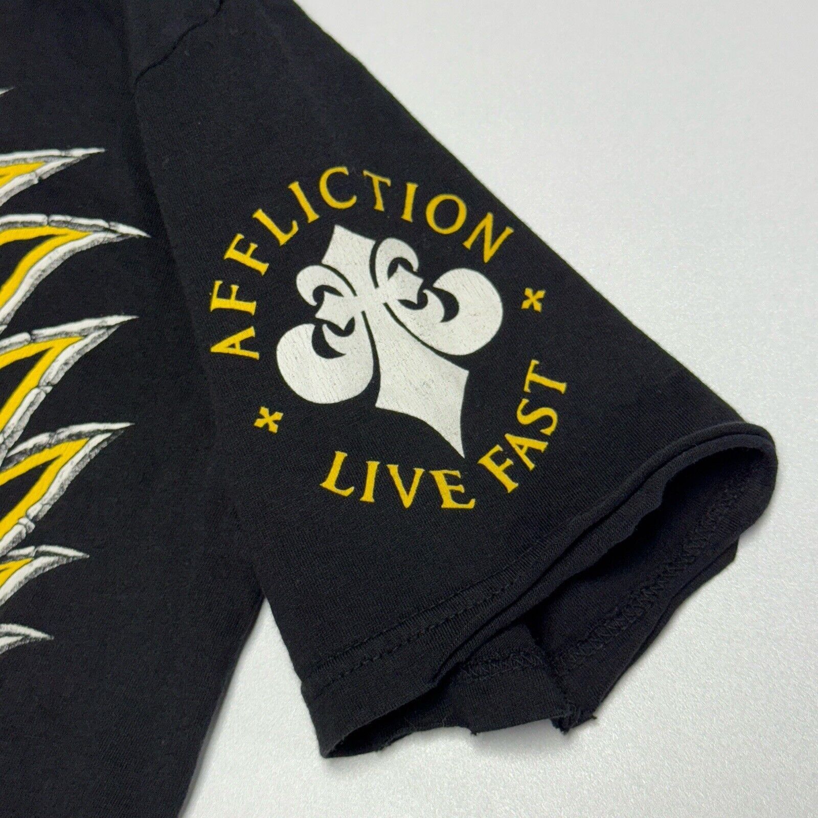 Affliction Affliction T Shirt Womens M 17x22 Short Sleeve Streetwear Size M / US 6-8 / IT 42-44 - 3 Thumbnail