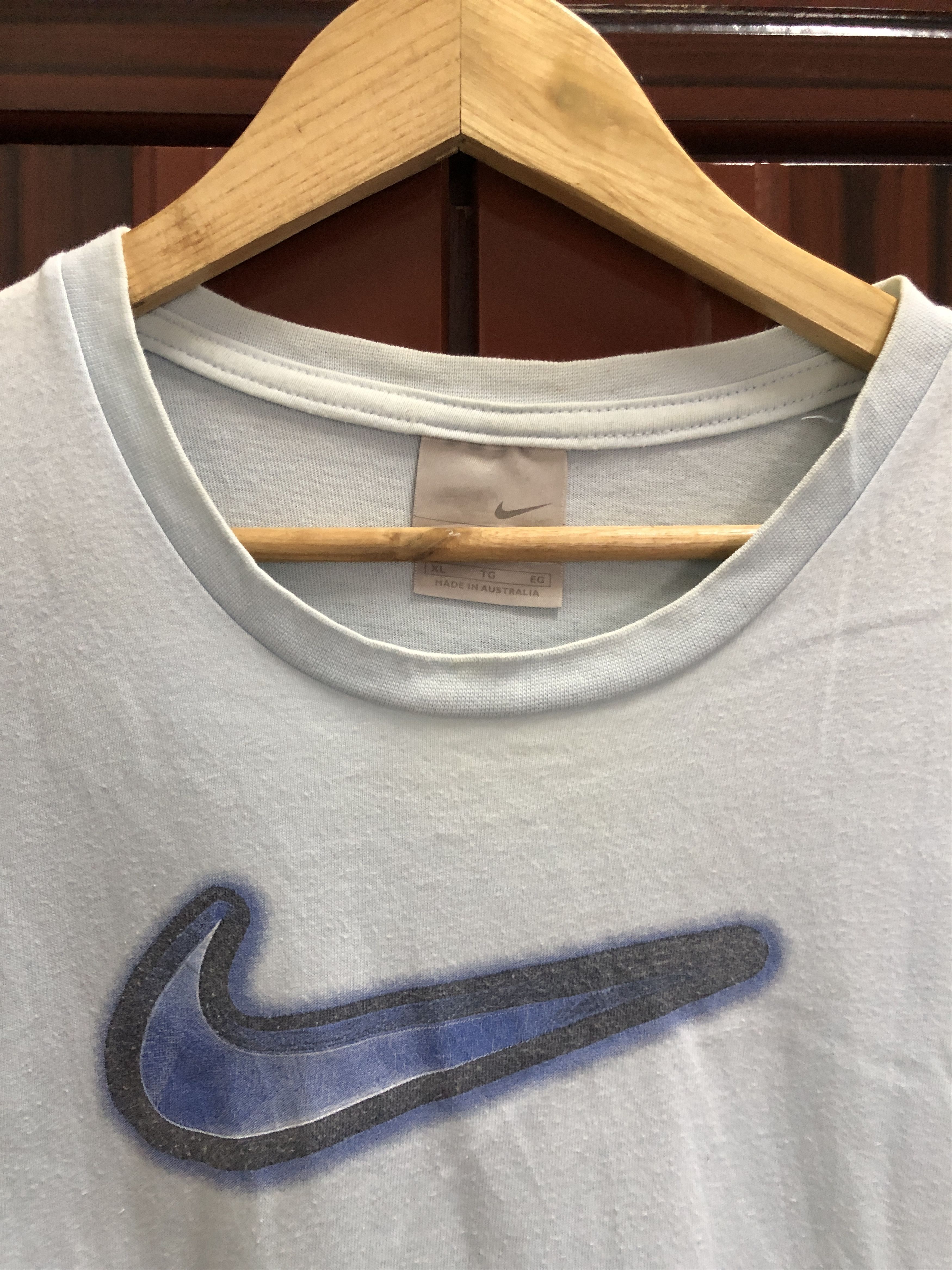 Nike vintage Nike center big swoosh 3D logo Size US L / EU 52-54 / 3 - 3 Thumbnail