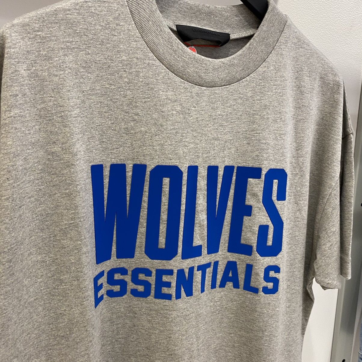 Essentials × NBA Fear of God Essentials x NBA Timberwolves Tee Warm Heather Size US S / EU 44-46 / 1 - 2 Thumbnail