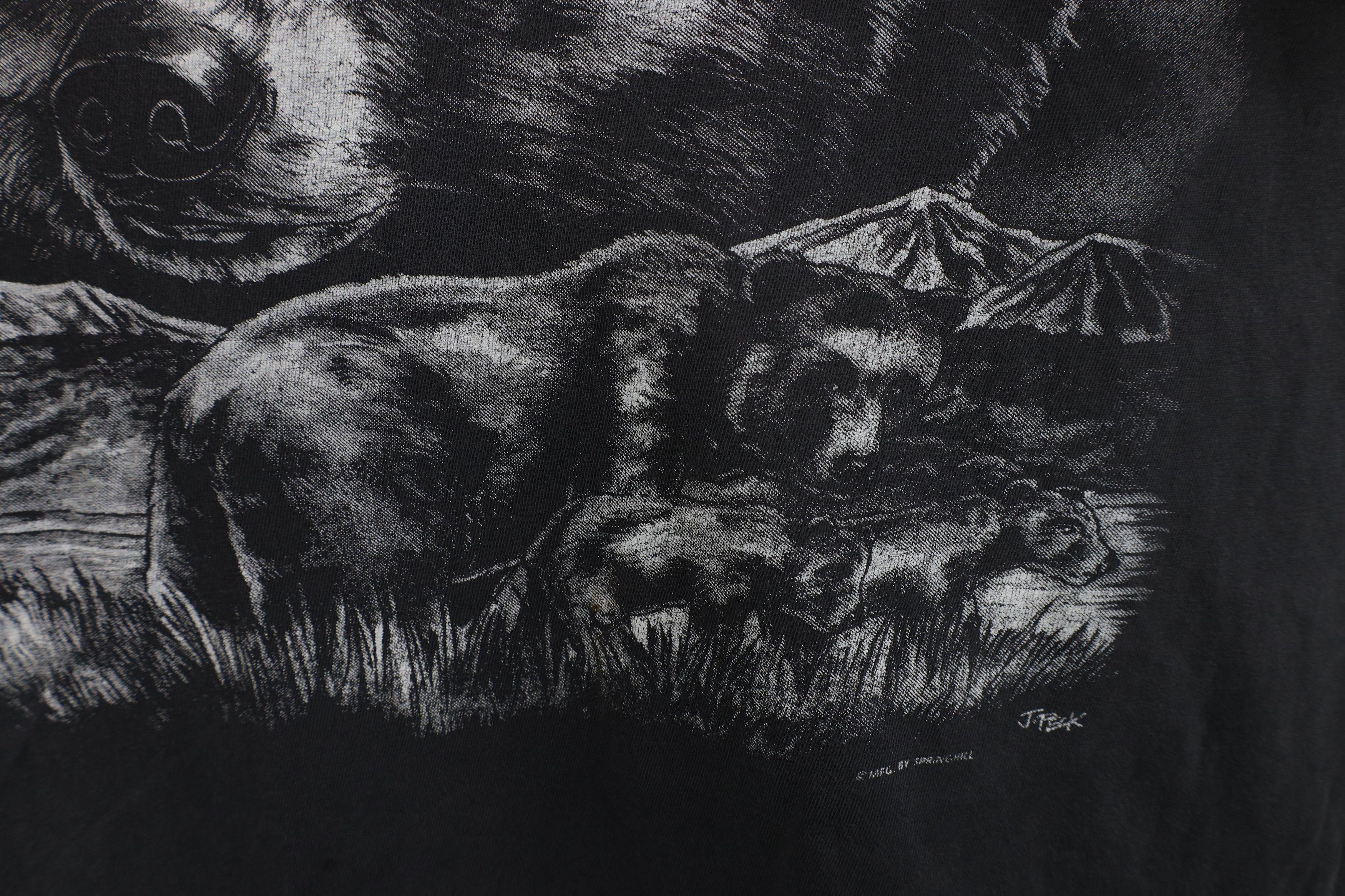 Vintage Vintage 90s Streetwear Michigan Nature T-Shirt Black Cotton Size US L / EU 52-54 / 3 - 8 Thumbnail