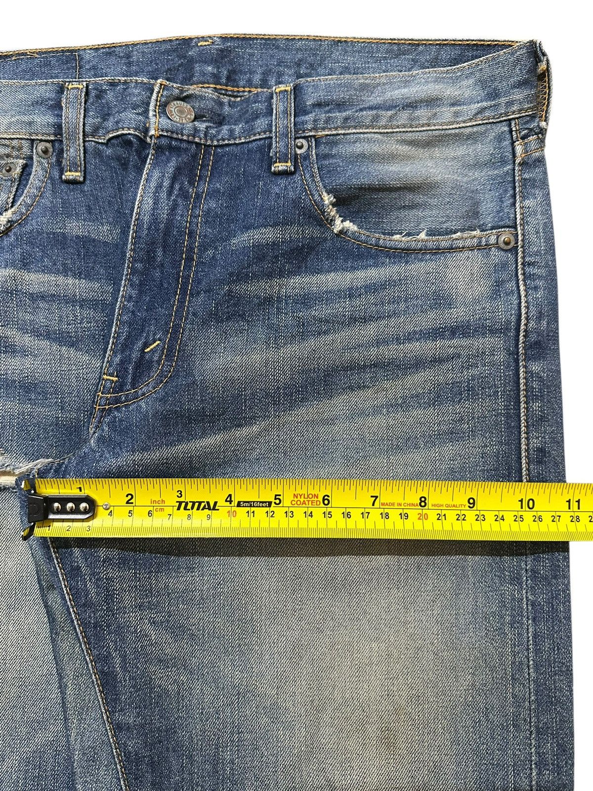 Levi's Vintage Levis 505 Blue Faded Wash Distressed Style Jeans Size US 32 / EU 48 - 14 Thumbnail