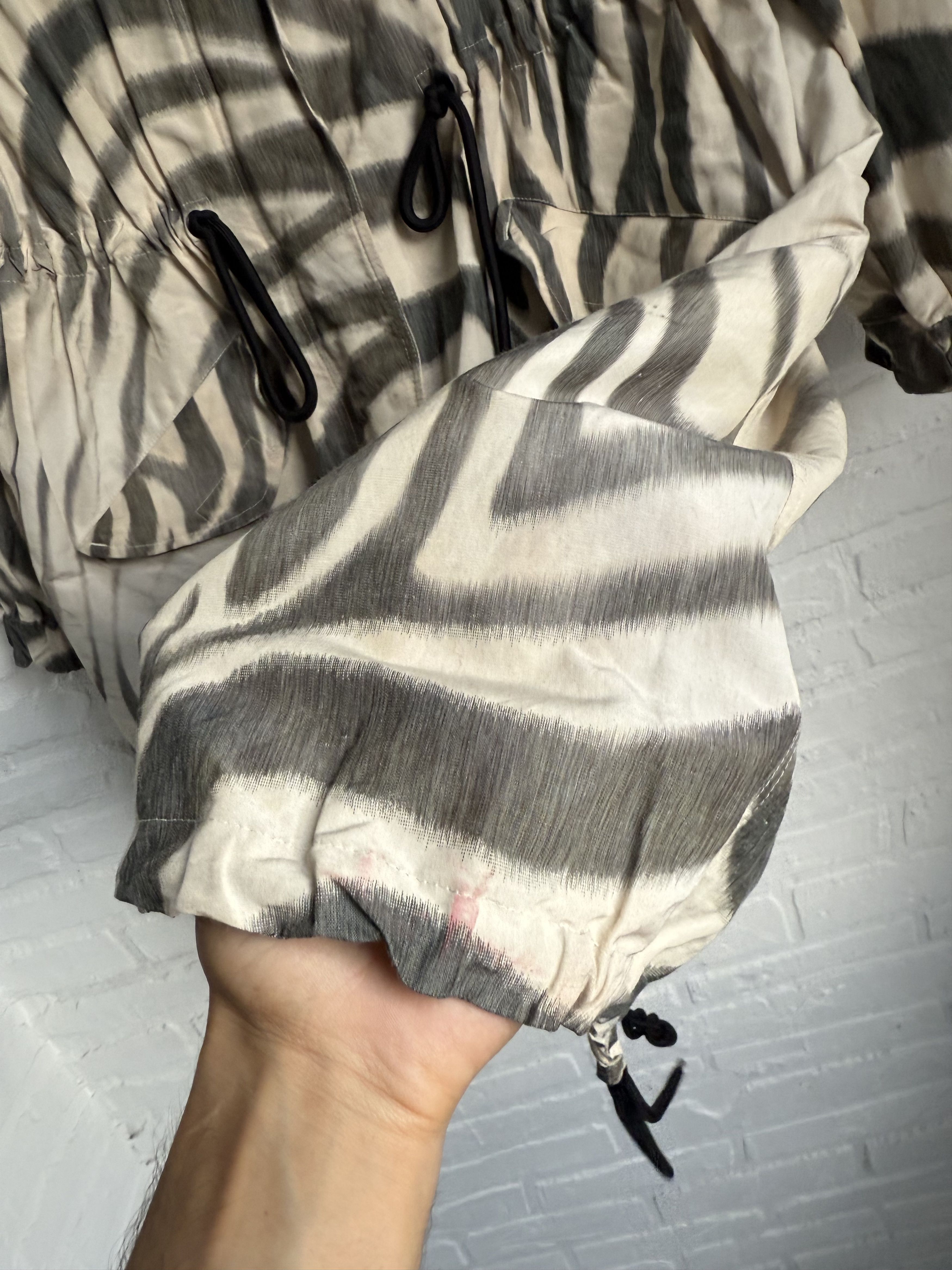 Moncler Moncler Achird Zebra Print linen blend Parka Coat Size ONE SIZE - 16 Thumbnail