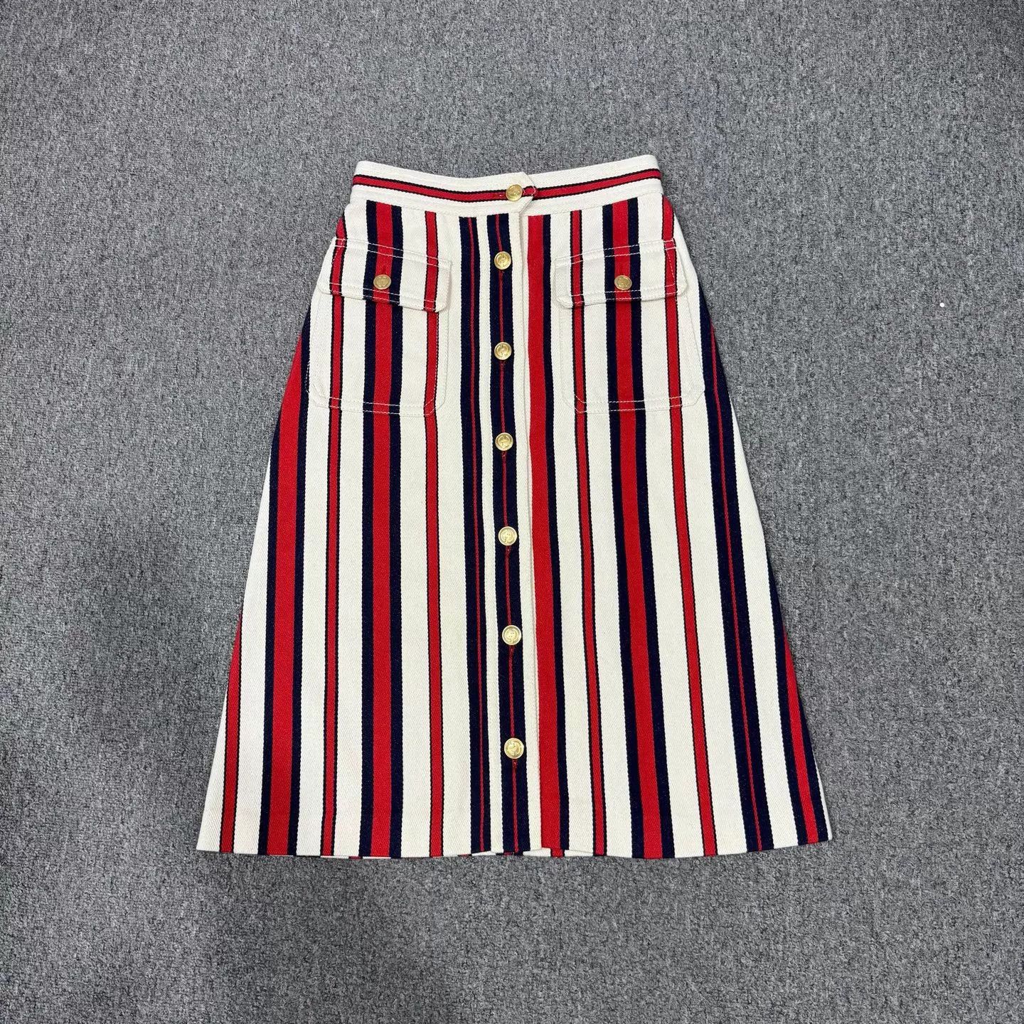 Gucci Gucci striped gold buckle denim skirt 42 99 new Size 28" / US 6 / IT 42 - 1 Thumbnail