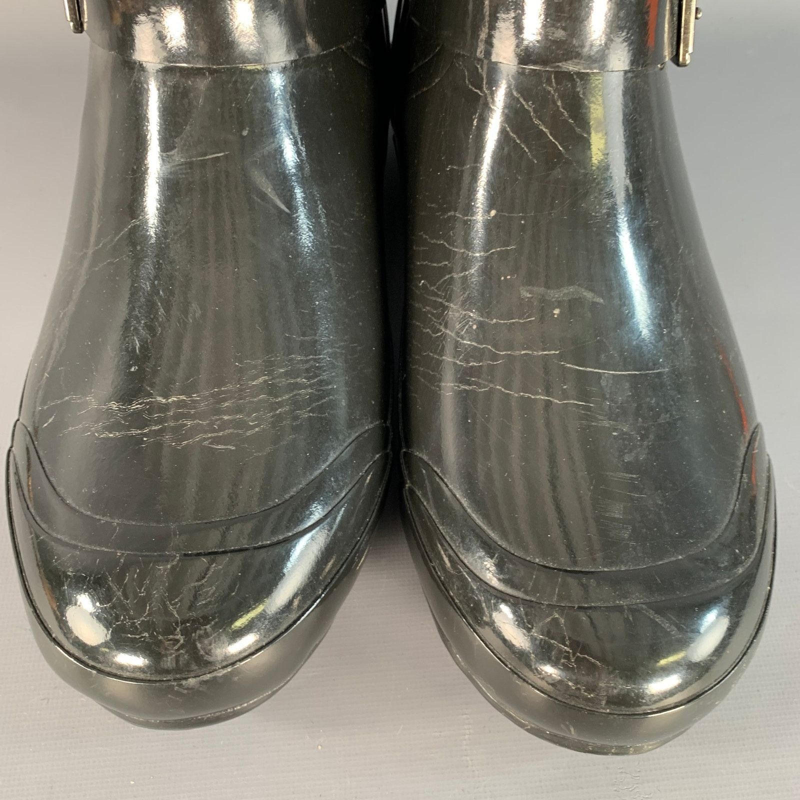Burberry BURBERRY Size 10 Black Rubber Shearling Lined Rain Boots Size US 10 / EU 43 - 9 Thumbnail