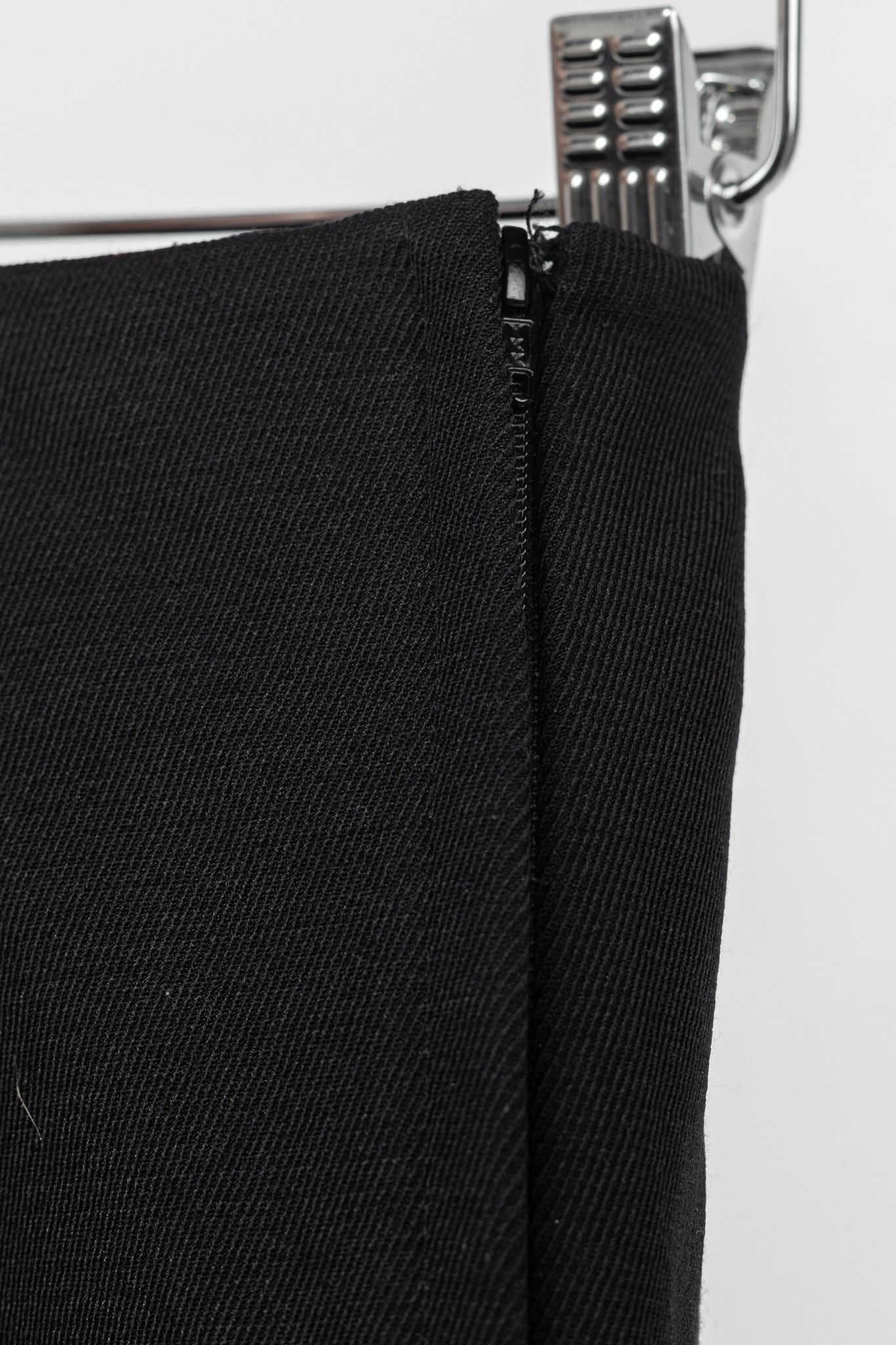 Jil Sander Jil Sander Black Wool-Blend Twill Slim Ankle-Length Trousers Size 27" / US 4 / IT 40 - 6 Thumbnail
