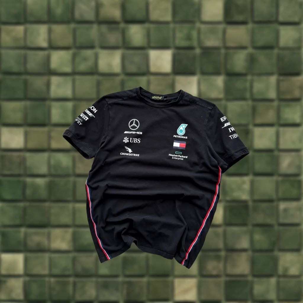 Mercedes-Benz Mercedes-Benz AMG Motorsport Petronas Black T-Shirt Size L Mens Shirt Black Cars, Classic, Sports 90s Theme Size US L / EU 52-54 / 3 - 1 Thumbnail