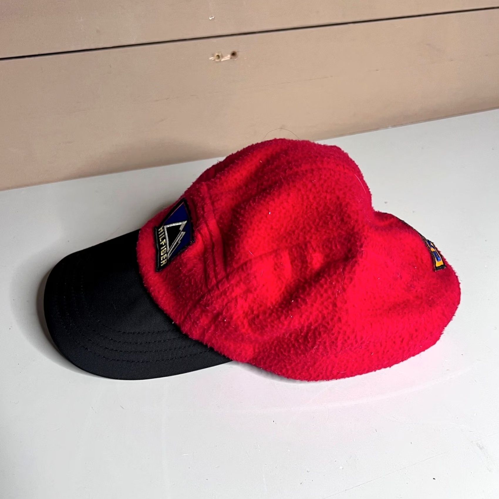 Tommy Hilfiger VINTAGE Tommy Hilfiger Expedition Hat Cap Fleece 5 Panel Red Black Made in USA Mens Size US M / EU 48-50 / 2 - 6 Thumbnail