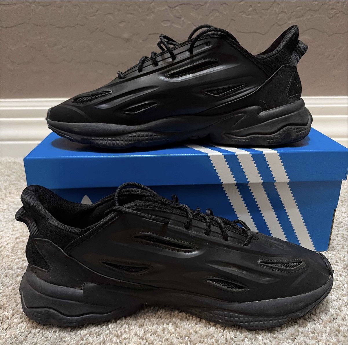 Adidas Adidas “Ozweego Celox” Size US 10 / EU 43 - 2 Thumbnail
