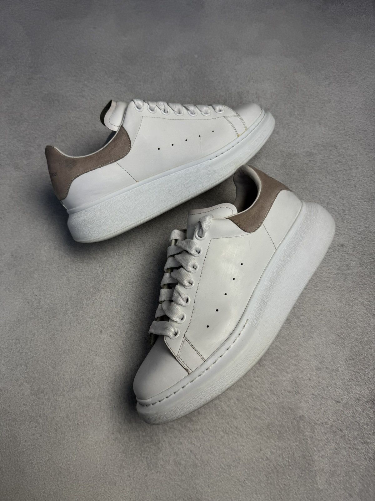Alexander McQueen Alexander McQueen Oversized Leather Sneakers White size41 Size US 8 / EU 41 - 2 Thumbnail
