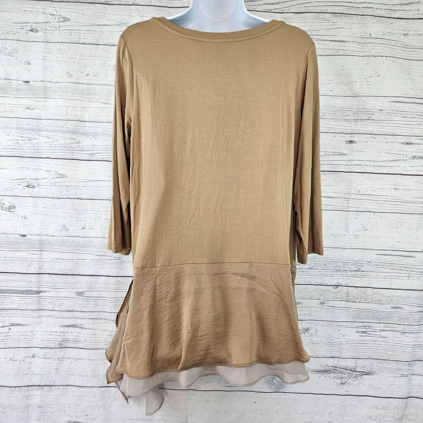 Vintage LOGO Lori Goldstein Womens Top Sz Large Tan 3/4 Sleeve Asymmetrical Hem Blouse Knit Shirt Womens Large Tan 3/4 Sleeve LOGO by Lori Goldstein Size L / US 10 / IT 46 - 3 Thumbnail