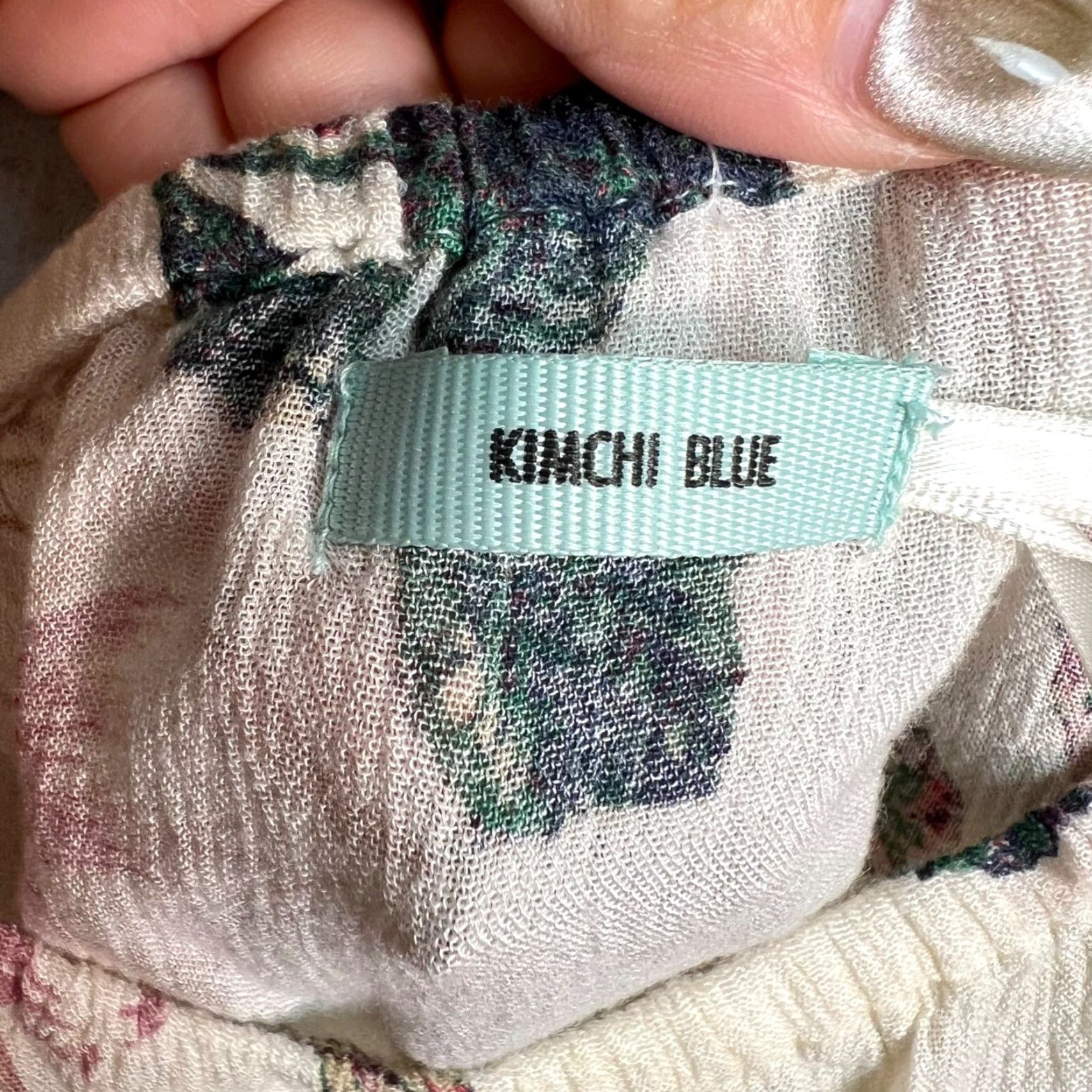Vintage Kimchi Blue Blouse Womens Floral Puff Sleeve Scoop Neck Medium Cream 100% Rayon Size M / US 6-8 / IT 42-44 - 4 Thumbnail