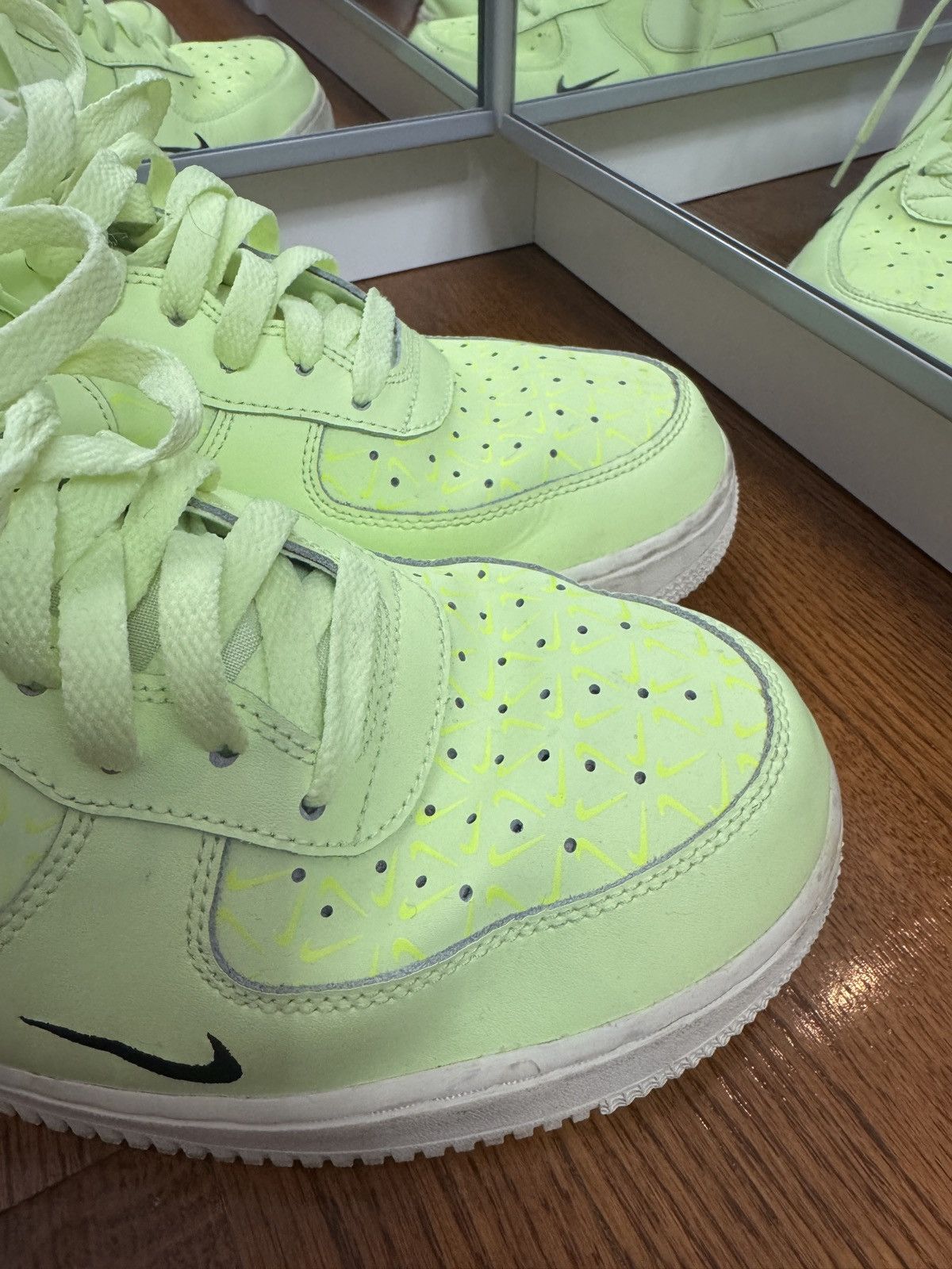Nike Nike Air Force 1 Low 'Just Do It - Barely Volt' Size US 12 / EU 45 - 2 Thumbnail